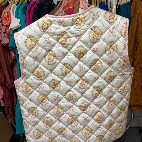 #FLORAL #PRINT #QUILTED #VEST WITH FRONT RIBBON TIE - Picture 2 of 2